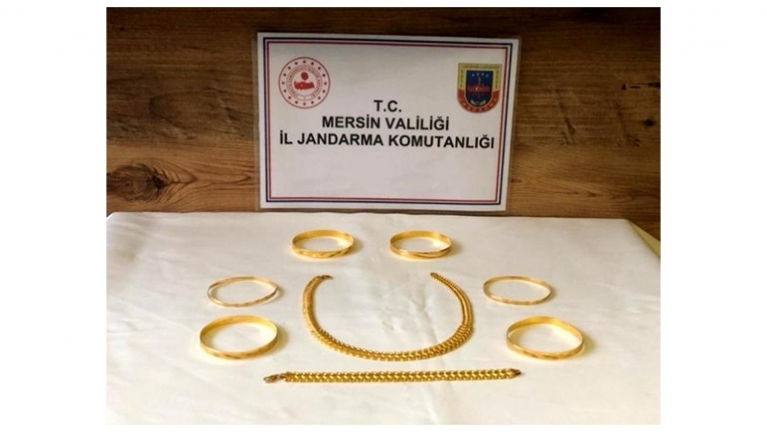 Akrabasının 80 bin liralık altınını çaldı