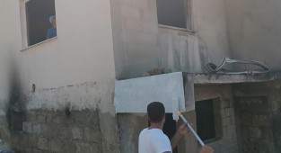 Aydıncık'ta yangından etkilenen evler onarılıyor