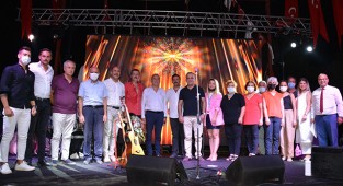 Erdal Güney'den muhteşem konser