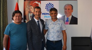 Kaygısız ve Boz esnafla bir araya geldi