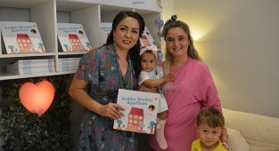 Minik okurlar için imza günü