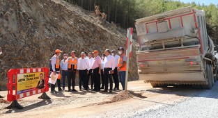 Başkan Seçer'in asfalt atağı sürüyor