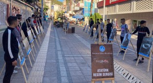 Ülkü Ocakları'nda Atatürk fotoğrafları sergisi açıldı