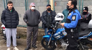 Polis sürücü adaylarını bilgilendirdi