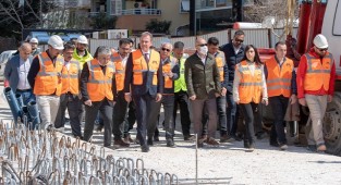 Başkan Seçer işçilerle yemek yedi