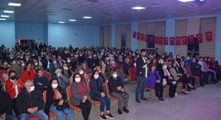 CHP'nin 8 Mart etkinliğine yoğun katılım