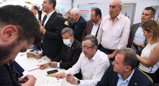 Başarır'ın imza gününde izdiham