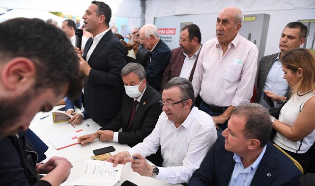 Başarır'ın imza gününde izdiham