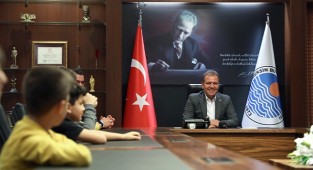 Başkan Seçer'e 23 Nisan ziyareti