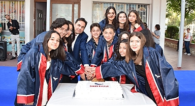 Sınav Koleji'nde mezuniyet coşkusu
