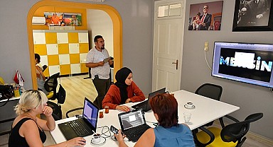 Kadınlar temel tasarım teknikleri öğrenecek