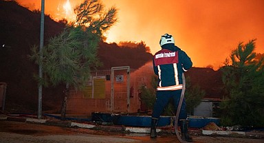 Büyükşehir Ekipleri Gülnar'da görev başında