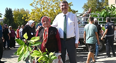 Anamur Belediyesi'nden geleneksel fidan dağıtımı