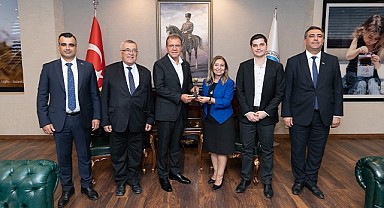 Uclg'nin 'Barış Ödülü' Başkan Seçer'e takdim edildi