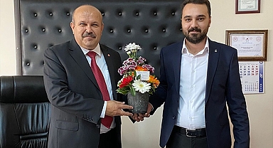 AK Parti Gençlik Kolları Başkanı Üstün'den öğretmenlere ziyaret