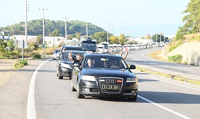 Bahçeli'yi karşılamak için uzun konvoy oluşturdular