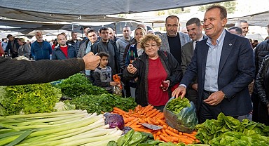 Başkan Seçer Mezitli’de esnaf ve vatandaşla buluştu