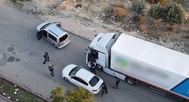 Mersin'de uyuşturucu yüklü tıra operasyon