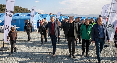 Başkan Seçer, yeniden deprem bölgesinde