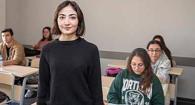 Başkan Seçer, maddi manevi öğrencilerin yanında