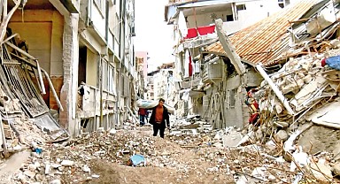 Depremzedeler için bağış konferansı