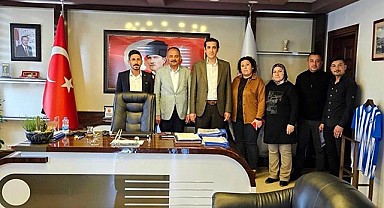 Kaymakam Topsakaloğlu'dan deprem mesaisi harcayan personele plaket