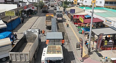 Büyükşehir’in yol asfalt ekipleri aralıksız çalışıyor