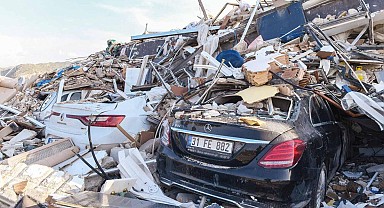 Markaların deprem yardımları sürüyor