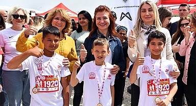 Mersinden Kadın Kooperatifi 23 Nisan’da Hatay’da depremzede çocukların yanında oldu