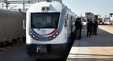 Adana-Mersin tren seferleri yeniden başladı