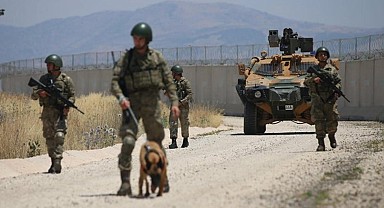 MSB duyurdu: Sınırda 1'i PKK'lı 12 kişi yakalandı