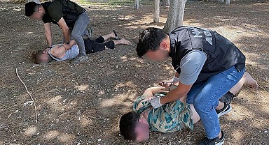 205 kilo sıvı uyuşturucuyu 137 kilo kimyasalla çoğaltırken yakalandılar