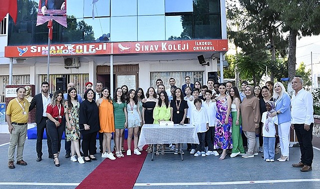 Anamur Sınav Koleji 8. sınıfların mezuniyetini coşkuyla kutladı