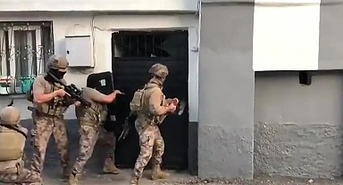 Bakan Yerlikaya açıkladı: Organize suç örgütlerine dev operasyon! 353 kişi gözaltında
