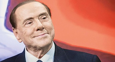 İtalya’da bir devrin sonu! Skandalların ismi Berlusconi öldü