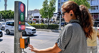 Büyükşehir’den butonlu yaya geçidi sinyalizasyon sistemi