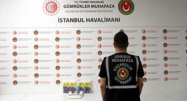 İstanbul Havalimanı'nda hareketlerinden şüphelenilen yolcunun valizinden kokain çıktı