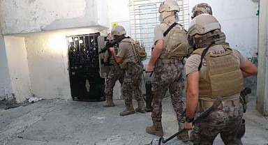 Mersin'de uyuşturucu satıcılarına operasyon: 27 gözaltı