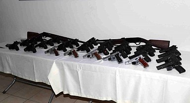 Mersin polisi son 3 ayda 627 tabanca ele geçirdi