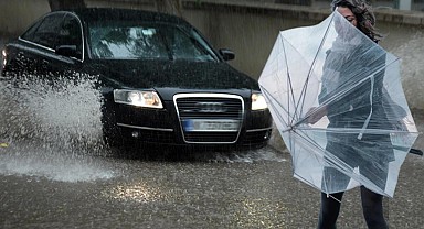 Meteoroloji'den yeni hava durumu raporu! Sıcaklıklar düşüyor... 8 kente 'sarı' kodlu uyarı