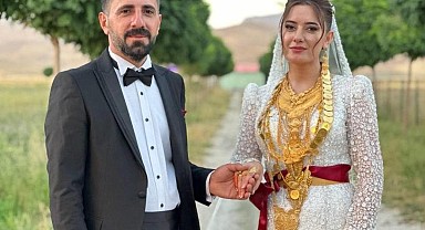 Aşiret düğünü yine bildiğimiz gibi: Kilolarca altın takıldı