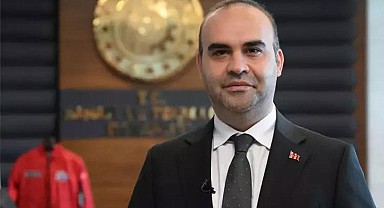 Bakan Kacır: Ay'a gidecek araçta milli hibrit motoru kullanacağız