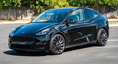 Tesla fiyat indirimine gitti