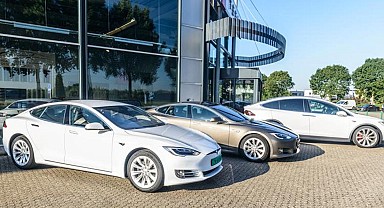 Tesla maaşlara zam yaptı