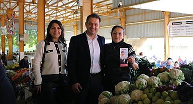 Aday Adayı Ayhan pazar esnafını ziyaret etti