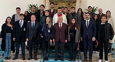 Milletvekili Kocamaz öğrencileri TBMM'de ağırladı