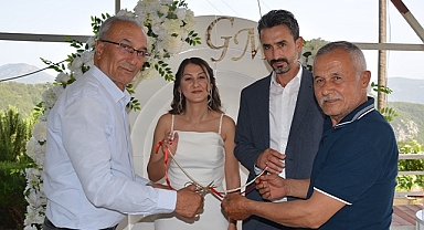 Güler Yıldırım ile Metin Oktan nişanlandı