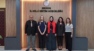 Anamur LGS Birincisi Melike Ada Öntepeli’den İl Müdürü Durmuş’a ziyaret