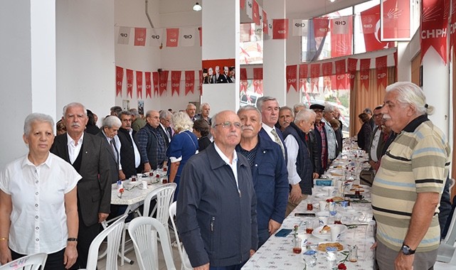 CHP Anamur'dan emekli öğretmenlere vefa buluşması
