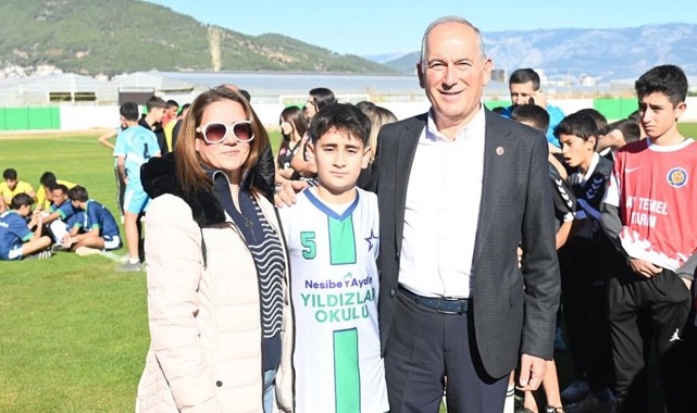 Atatürk Kır Koşusu'nda başarılı öğrencilere ödül